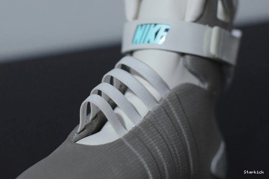 NIKE MAG 1218